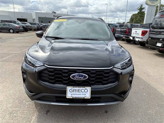 2025 Ford Escape Hybrid ST-Line Select