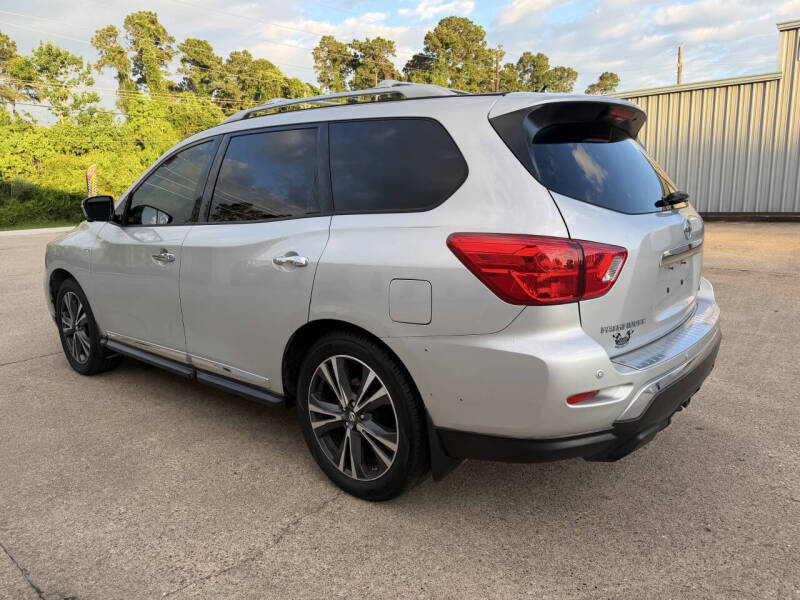 2017 Nissan Pathfinder Platinum