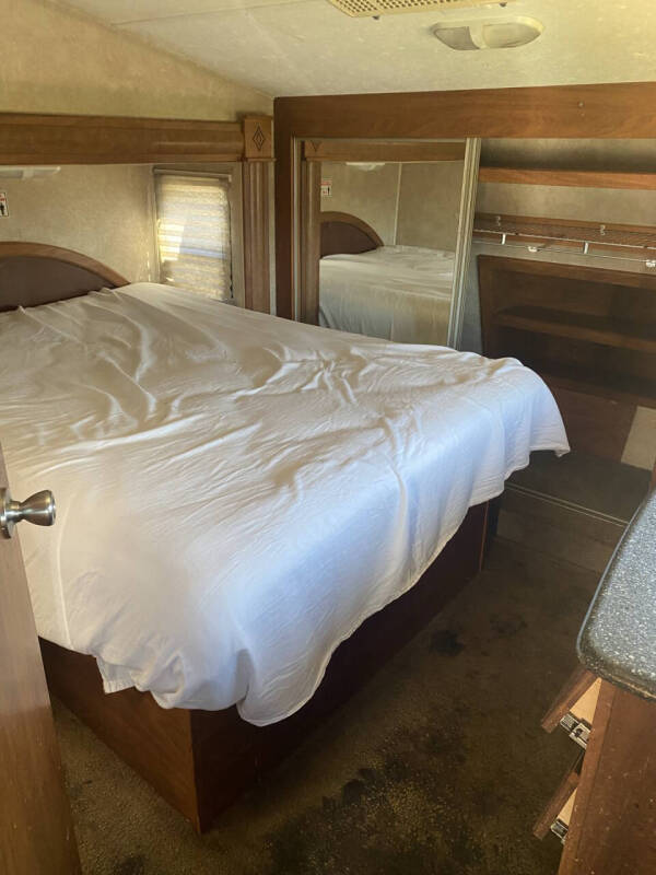 2009 Keystone RV Raptor 300M