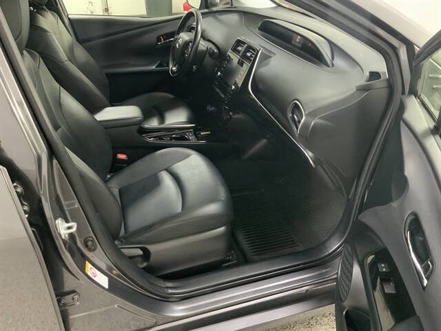 2022 Toyota Prius LE