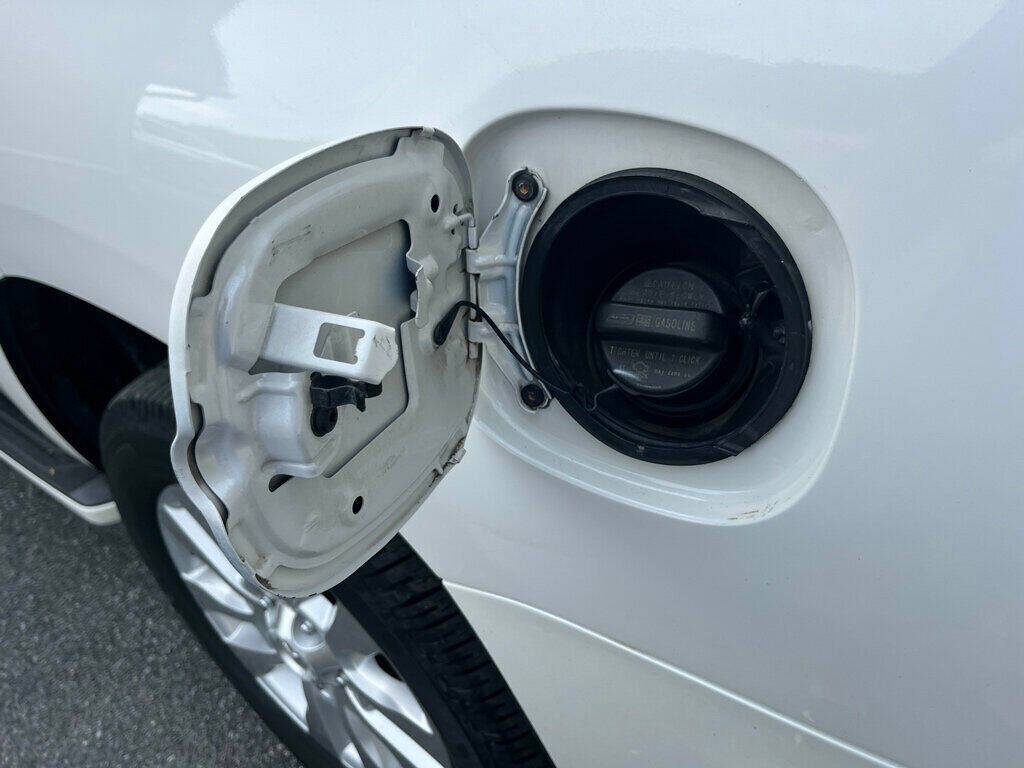 2013 Toyota Sequoia 38
