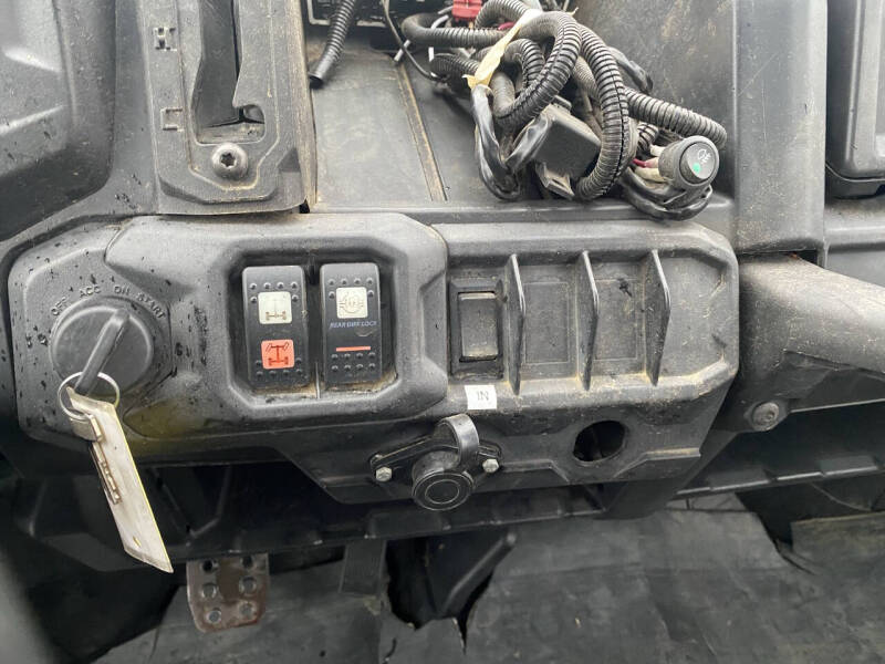 2019 Can-Am Defender HD8