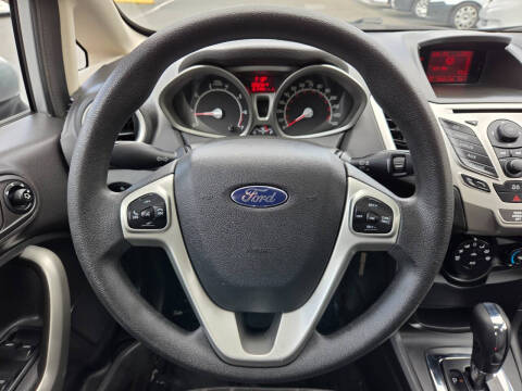 2013 Ford Fiesta SE