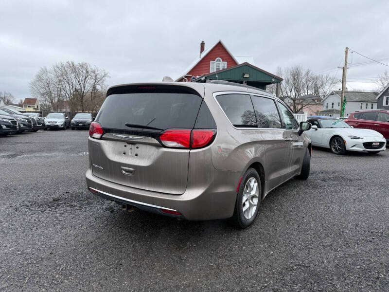 2017 Chrysler Pacifica Touring Plus
