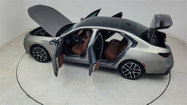 2023 BMW 7 Series 740i