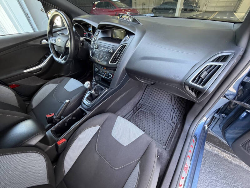 2018 Ford Focus ST