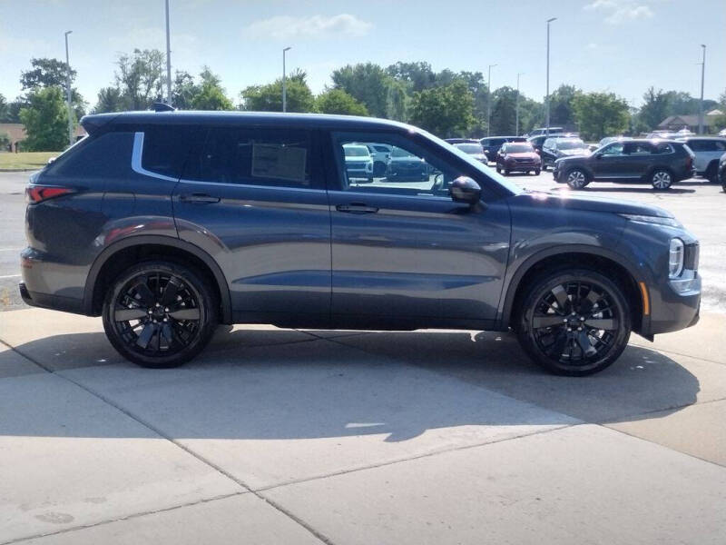 2026 Mitsubishi Outlander LE
