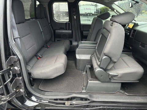 2014 Nissan Titan SV