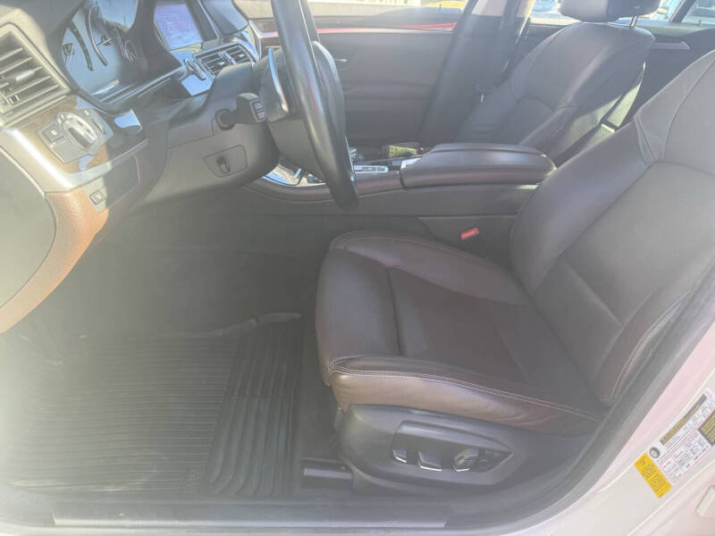 2016 BMW 5 Series 528i