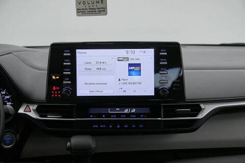 2024 Toyota Sienna LE 8-Passenger