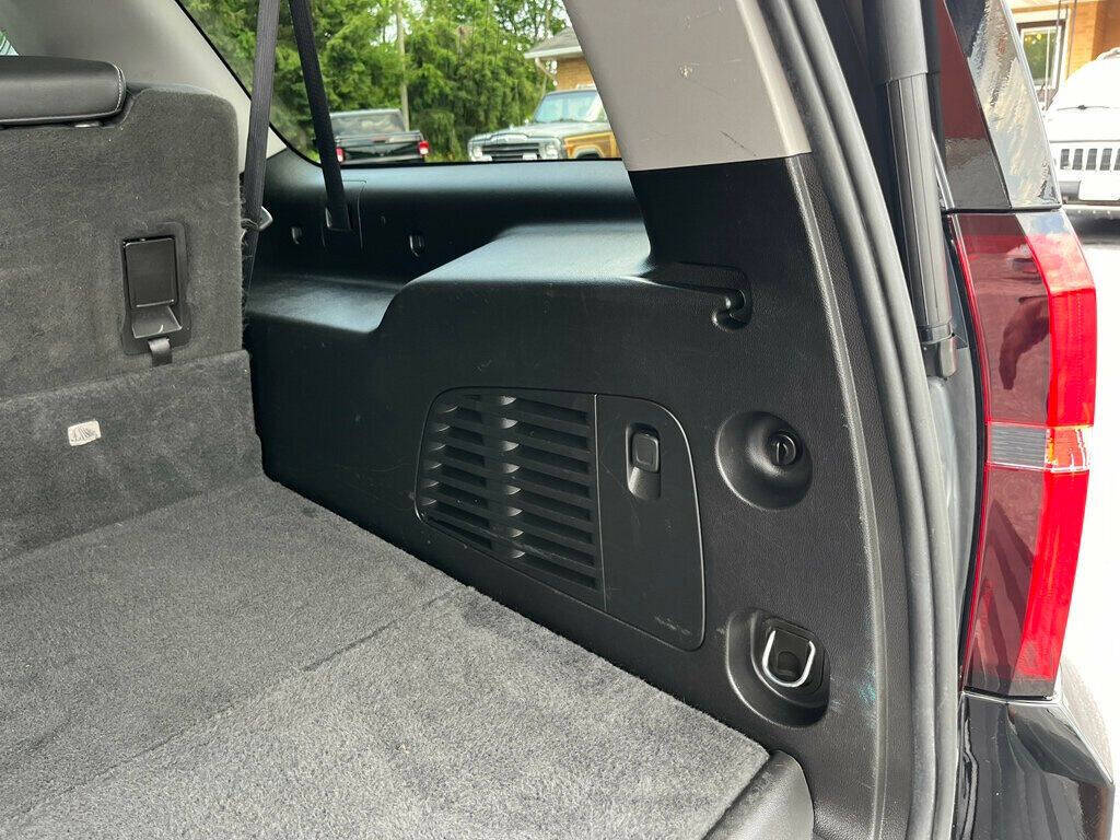 2019 Chevrolet Suburban 32