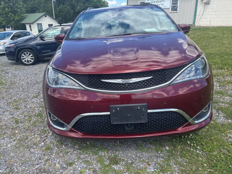 2017 Chrysler Pacifica Touring-L Plus