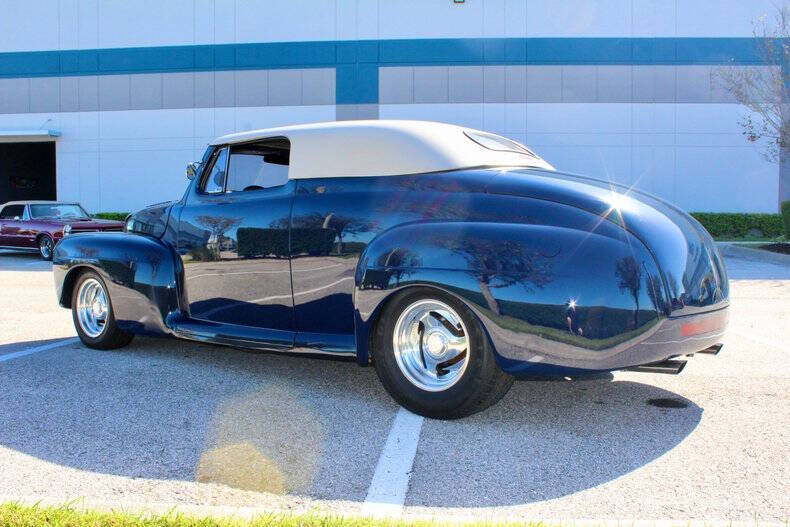 1946 Ford Super Deluxe