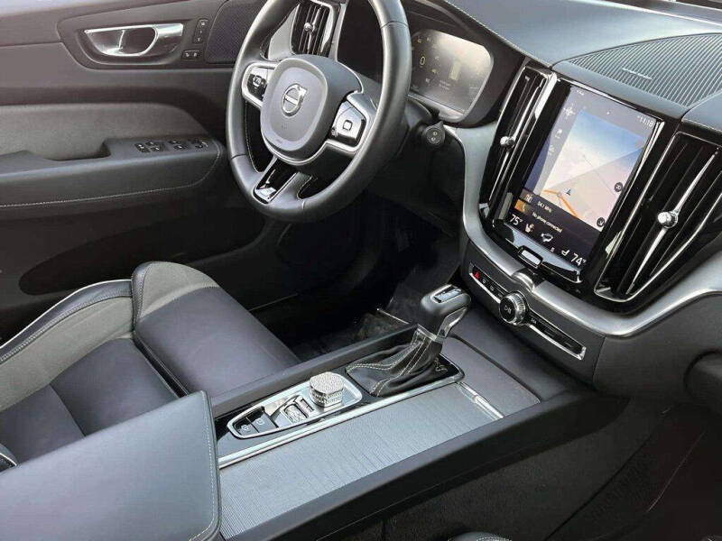 2020 Volvo XC60 T5 R-Design