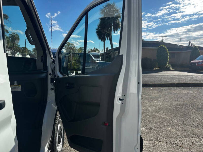 2025 Ford Transit 250