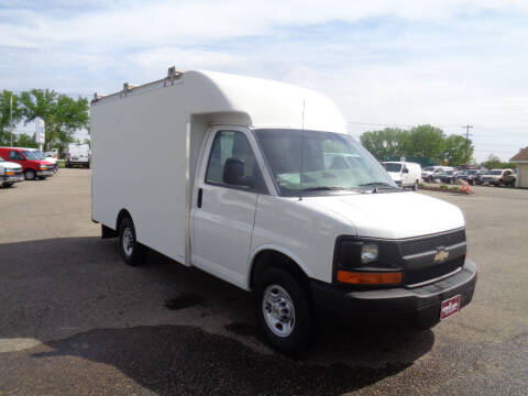 2006 Chevrolet Express Cutaway for sale at King Cargo Vans Inc. in Savage MN