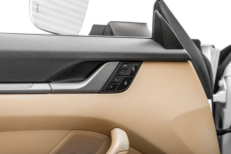 2020 Porsche 911 Carrera