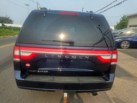 2017 Lincoln Navigator Select