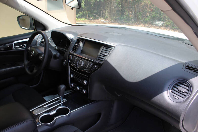 2019 Nissan Pathfinder S