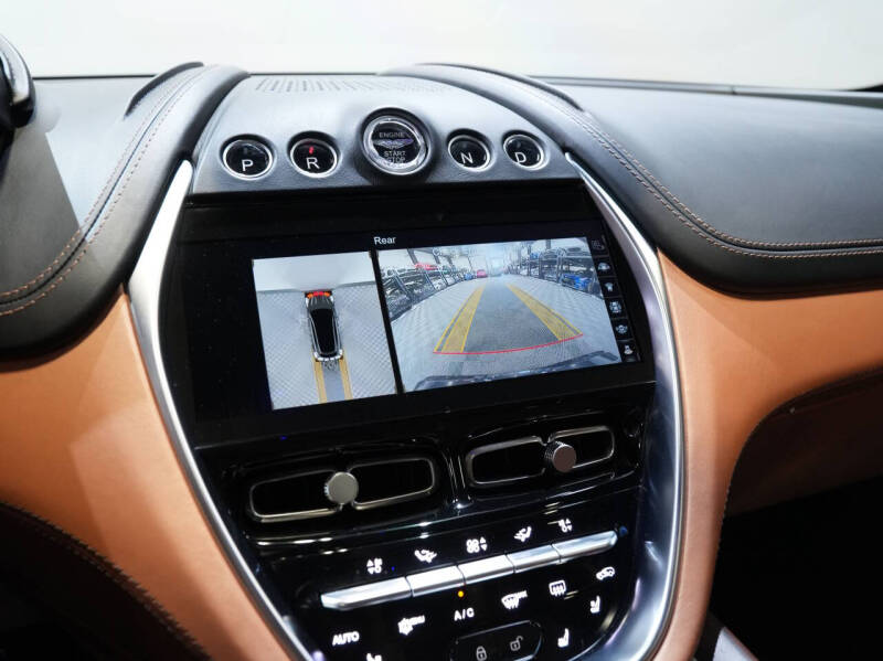 2021 Aston Martin DBX