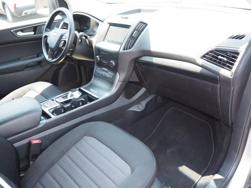 2020 Ford Edge SE