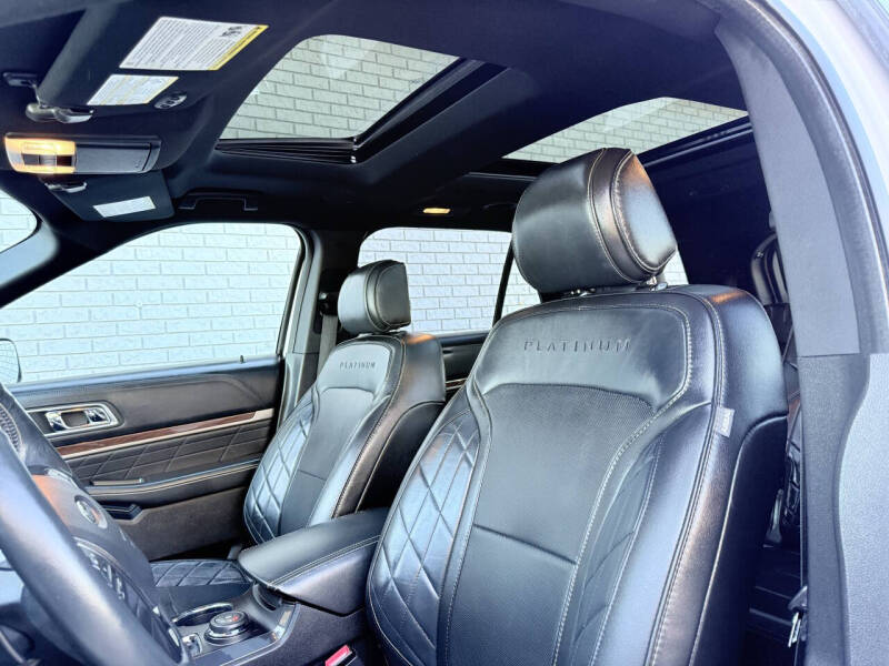2017 Ford Explorer Platinum