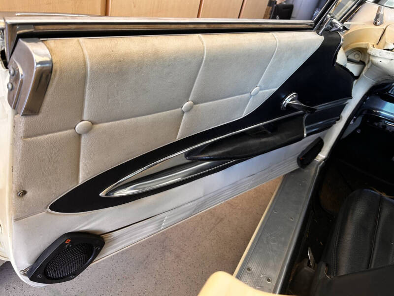 1960 Ford Thunderbird