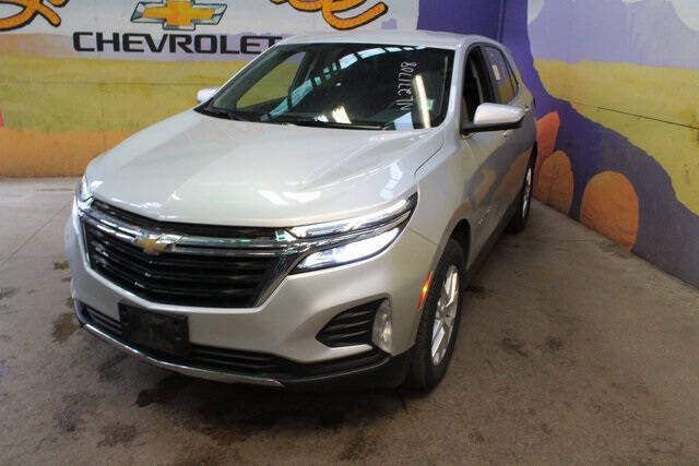 Used 2022 Chevrolet Equinox LT with VIN 3GNAXUEV8NL271708 for sale in Grand Ledge, MI