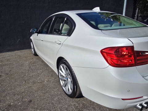 2012 BMW 3 Series 328i