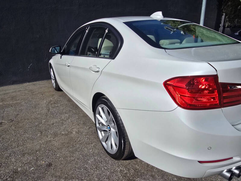 2012 BMW 3 Series 328i