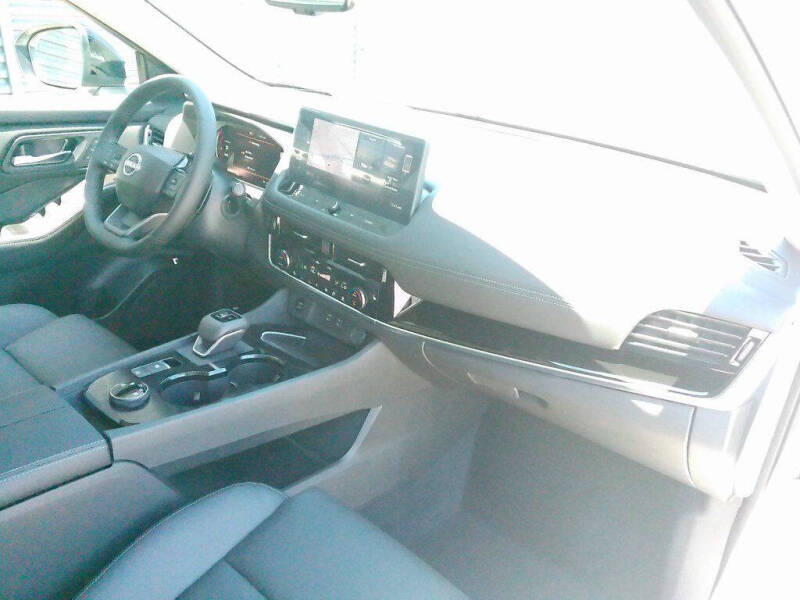 2025 Nissan Rogue SL