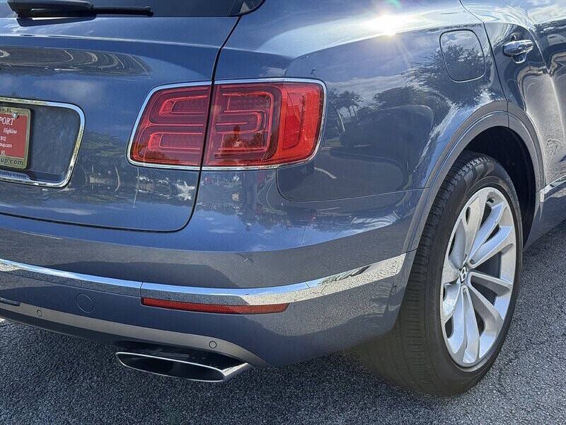2018 Bentley Bentayga 12