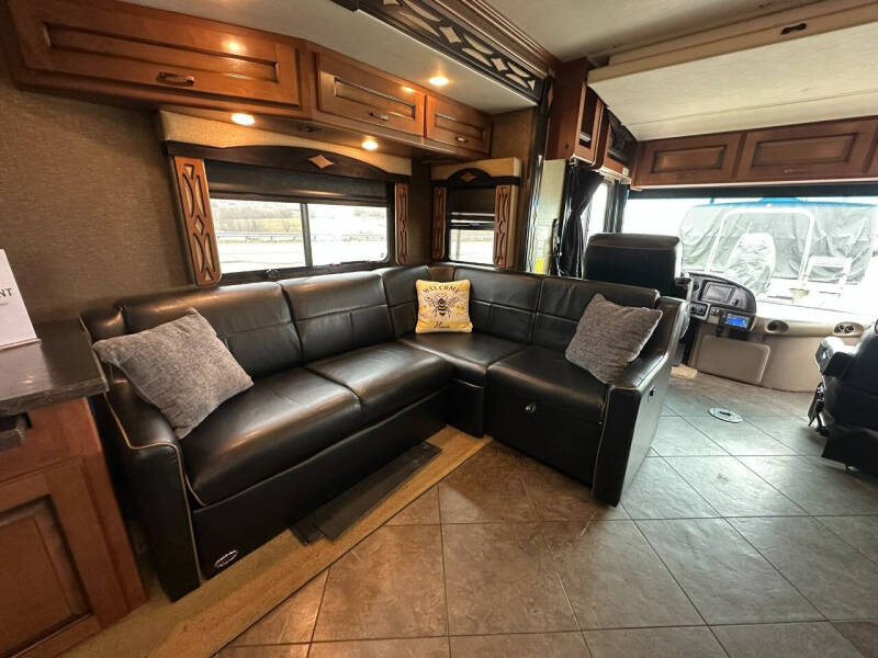 2015 Fleetwood RV Excursion 35B