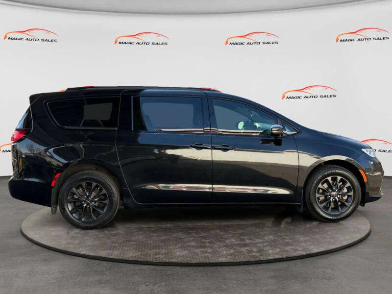 2021 Chrysler Pacifica Touring
