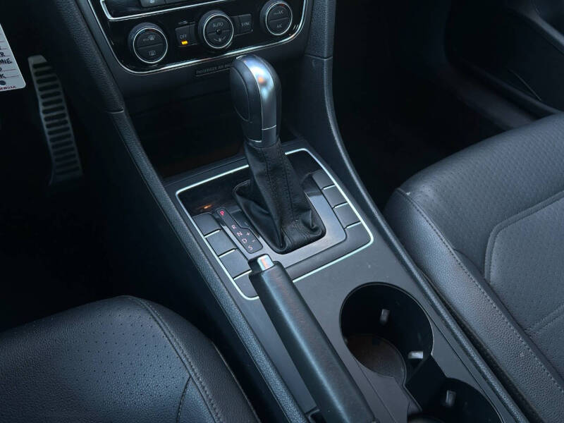 2018 Volkswagen Passat 2.0T R-Line