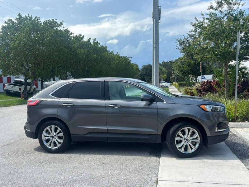 2022 Ford Edge Titanium