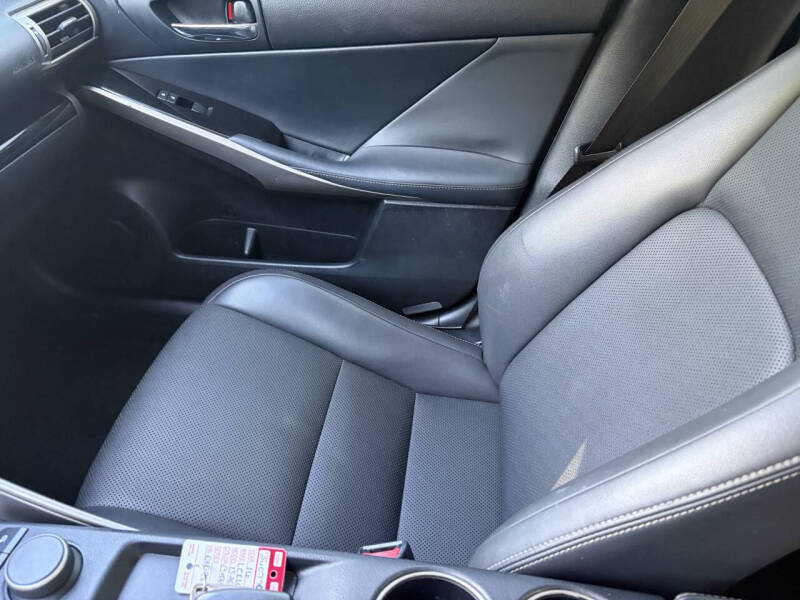 2016 Lexus IS 200t