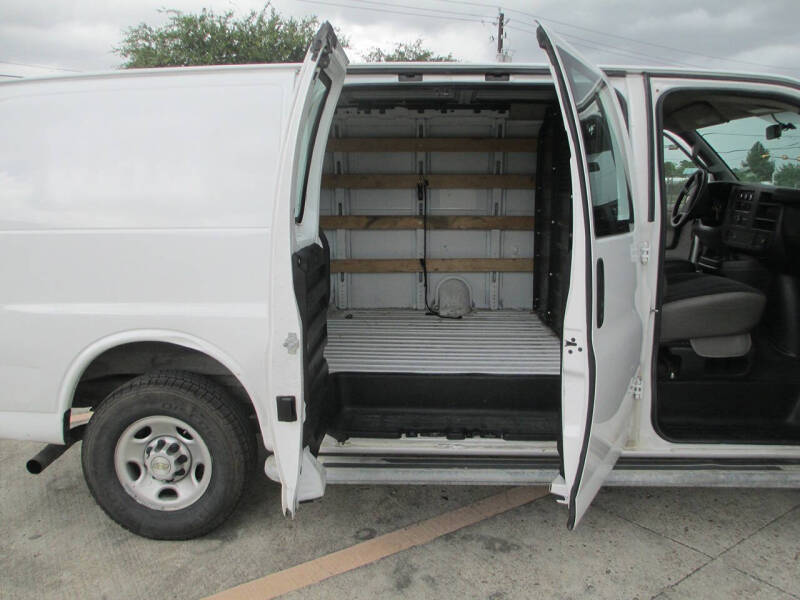 2020 Chevrolet Express 2500