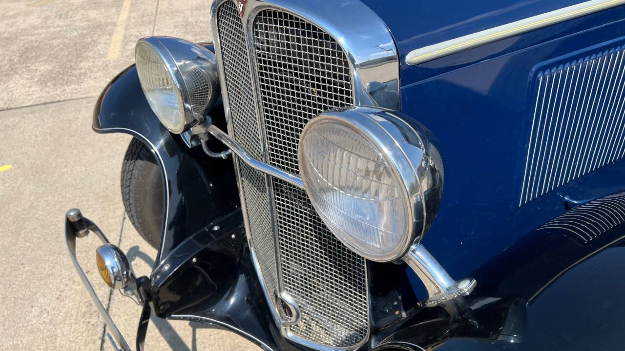 1931 Pontiac 401 Sedan 14