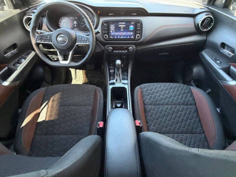 2021 Nissan Kicks SR