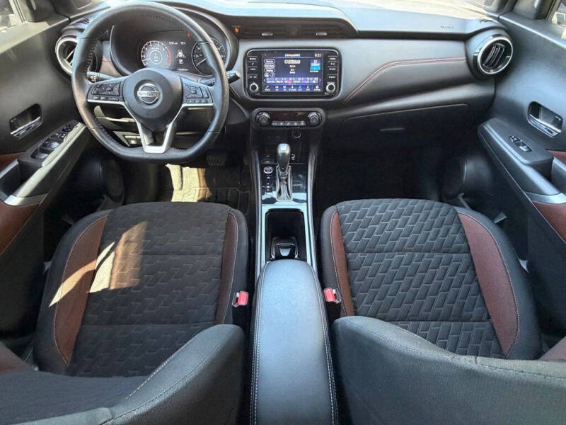 2021 Nissan Kicks SR