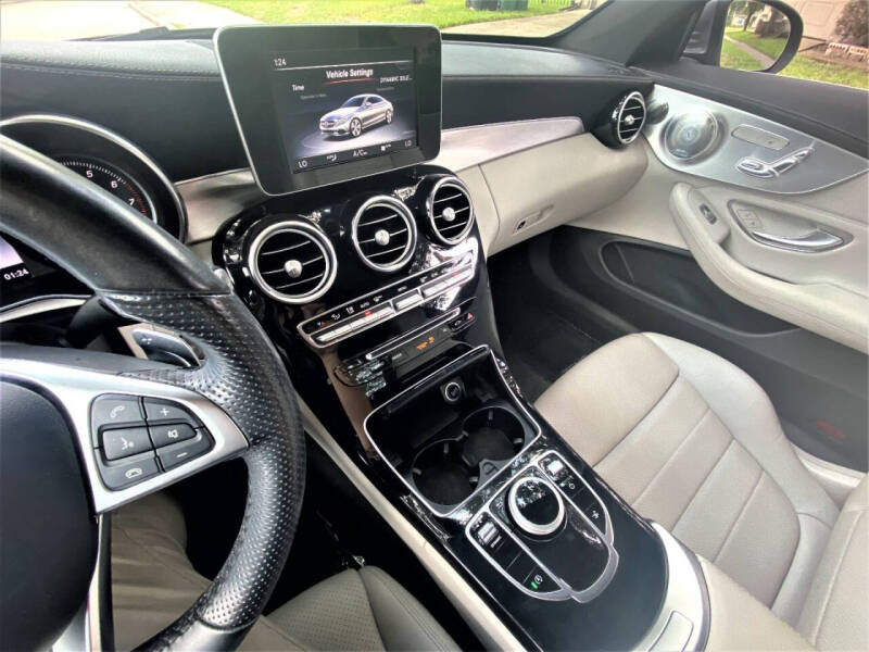 2017 Mercedes-Benz C-Class C300 photo 33