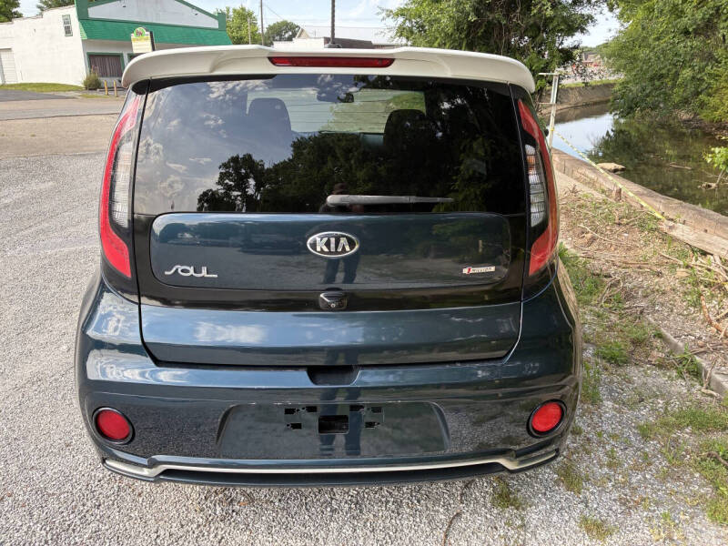 2018 Kia Soul +