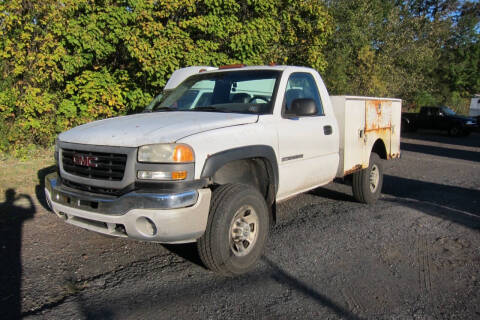 2005 GMC Sierra 2500HD for sale at K & R Auto Sales,Inc in Quakertown PA