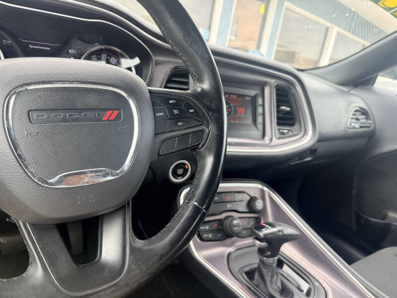 2017 Dodge Challenger SXT