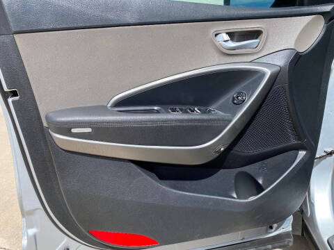 2017 Hyundai Santa Fe SE