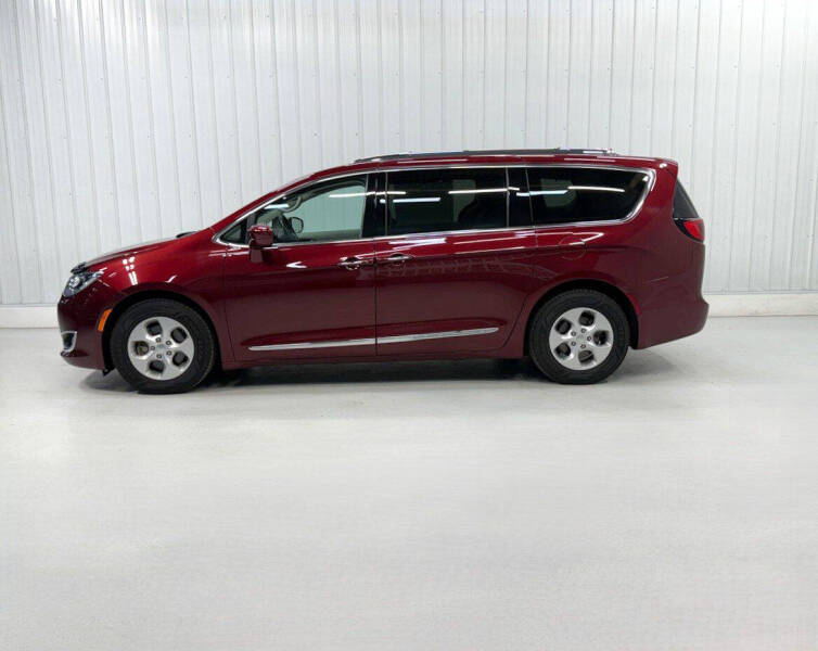 2017 Chrysler Pacifica Touring-L Plus