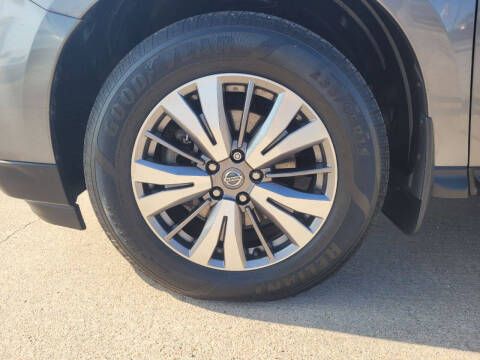 2020 Nissan Pathfinder S