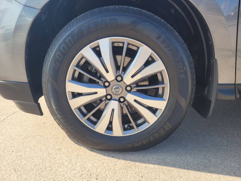 2020 Nissan Pathfinder S