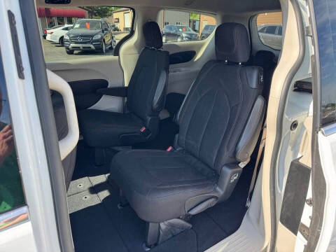 2017 Chrysler Pacifica Touring